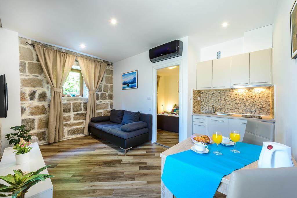 Apartments None And Nono ซัฟทัท ภายนอก รูปภาพ