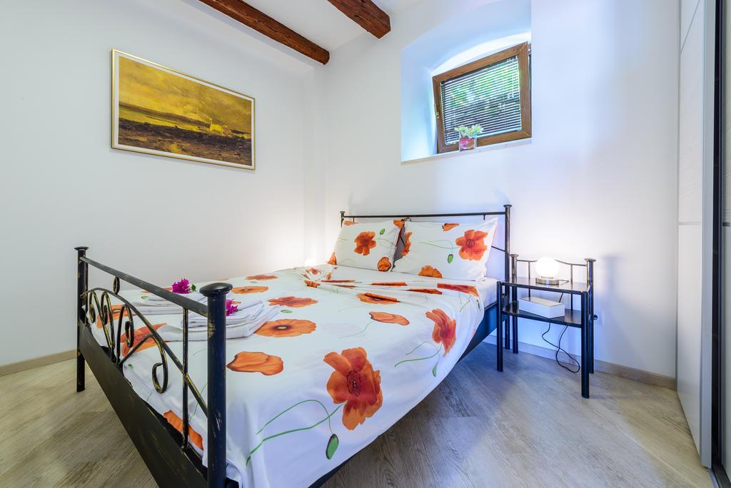 Apartments None And Nono ซัฟทัท ภายนอก รูปภาพ