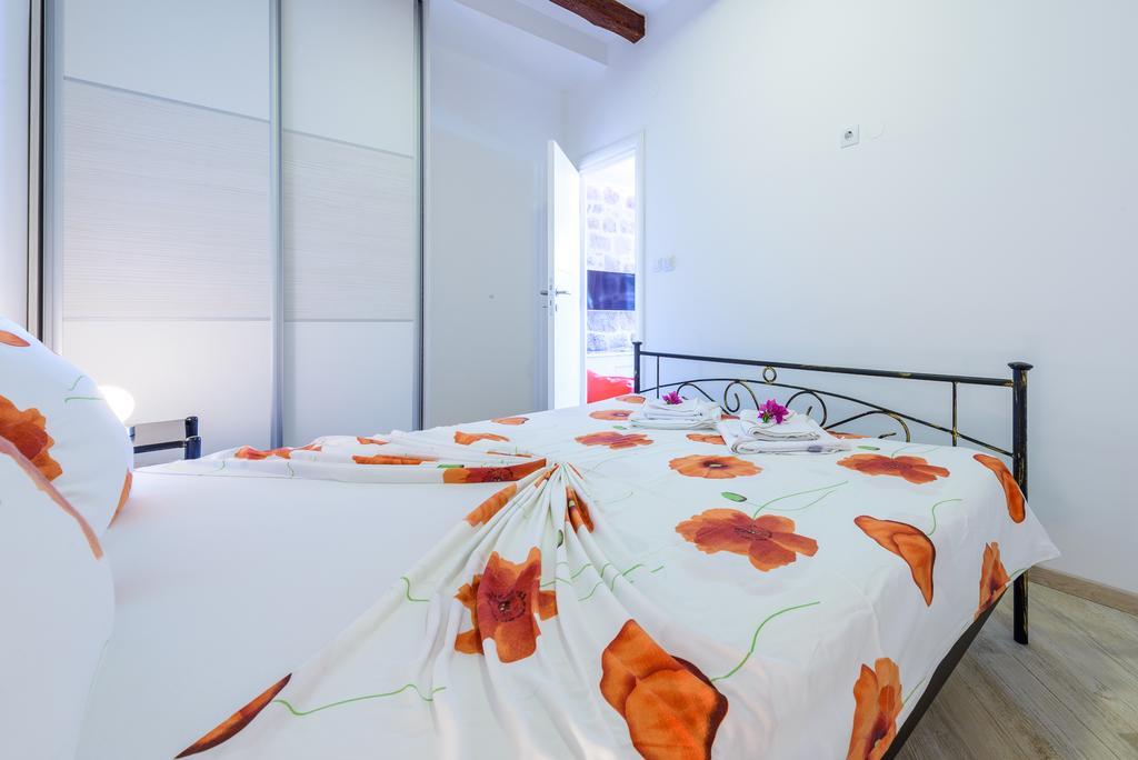 Apartments None And Nono ซัฟทัท ภายนอก รูปภาพ