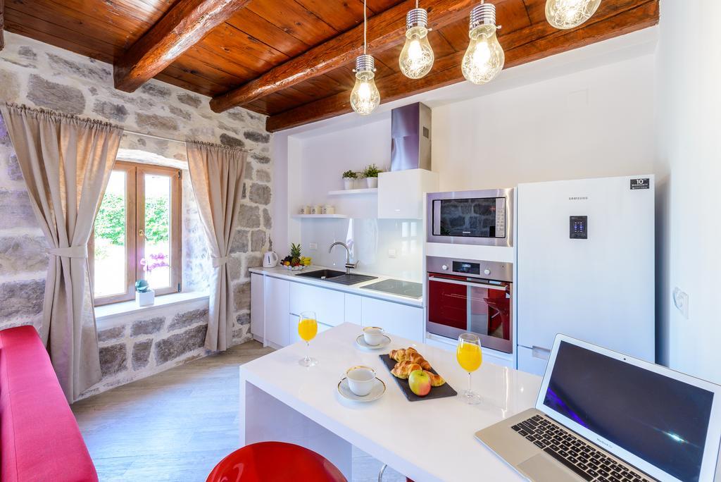 Apartments None And Nono ซัฟทัท ภายนอก รูปภาพ