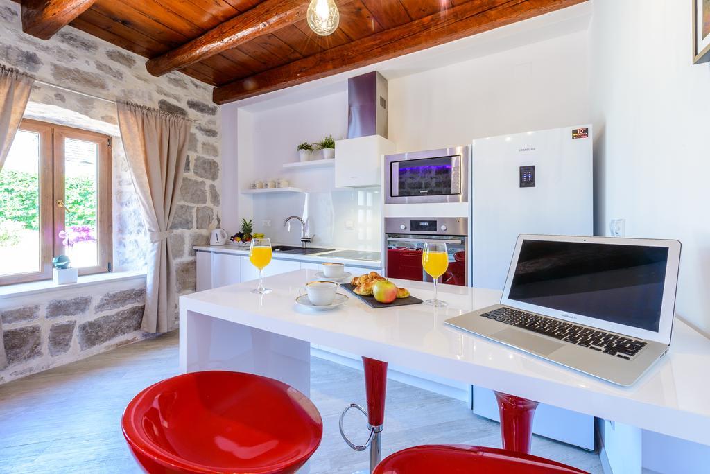 Apartments None And Nono ซัฟทัท ภายนอก รูปภาพ