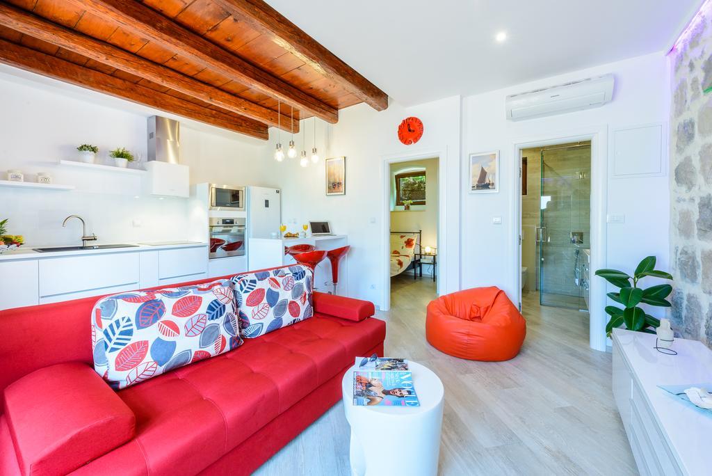 Apartments None And Nono ซัฟทัท ภายนอก รูปภาพ